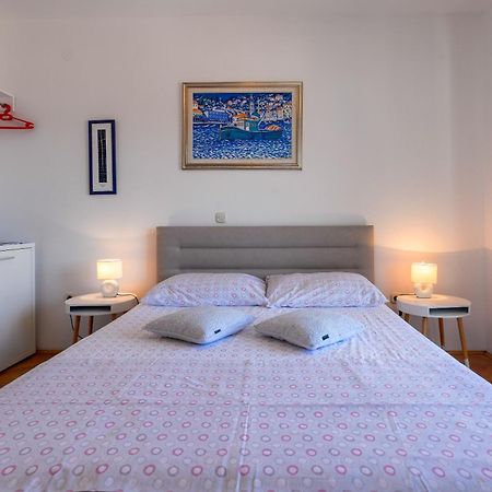 Apartmani Jakic 2 흐바르 외부 사진